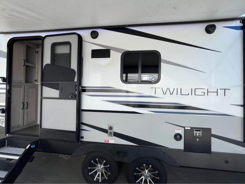 2022 Cruiser RV Twilight Signature TWS 2100, $ 28,999