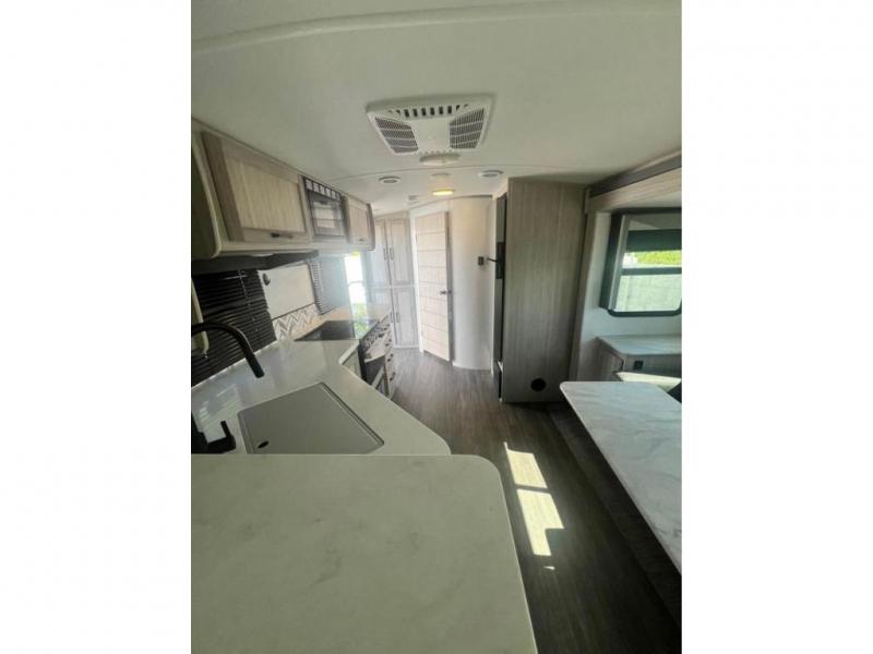 2022 Cruiser RV Twilight Signature TWS 2100, $ 28,999
