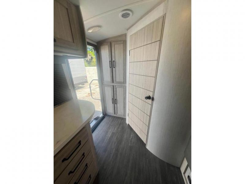 2022 Cruiser RV Twilight Signature TWS 2100, $ 28,999