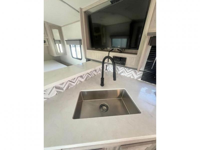 2022 Cruiser RV Twilight Signature TWS 2100, $ 28,999