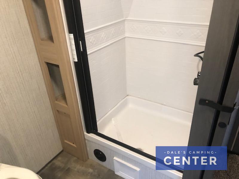 2020 Cruiser RV Radiance Ultra Lite R-25RB, $ 26,000