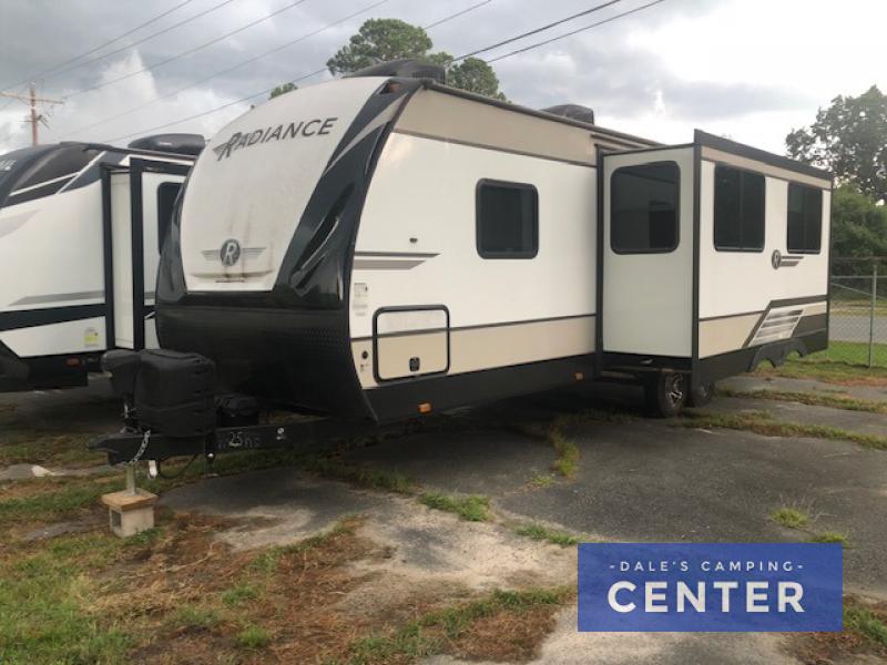 2020 Cruiser RV Radiance Ultra Lite R-25RB, $ 26,000