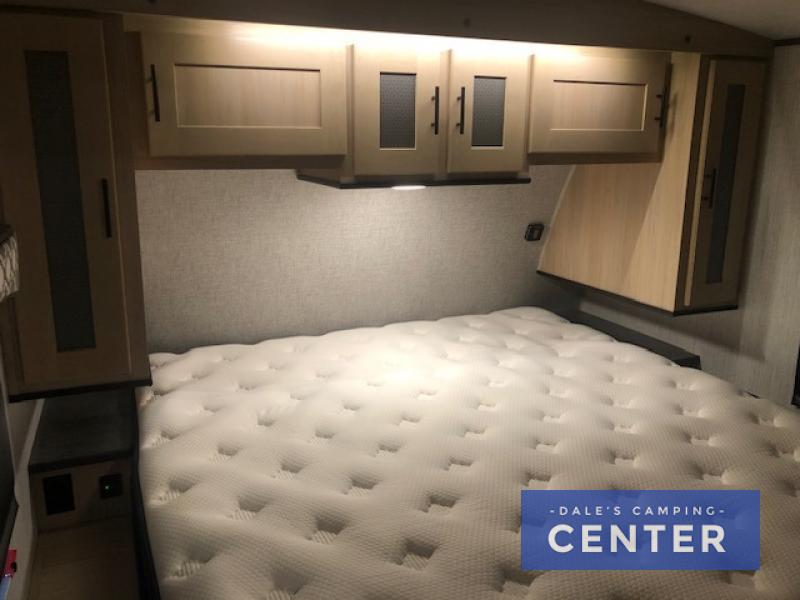 2020 Cruiser RV Radiance Ultra Lite R-25RB, $ 26,000