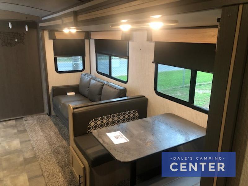 2020 Cruiser RV Radiance Ultra Lite R-25RB, $ 26,000