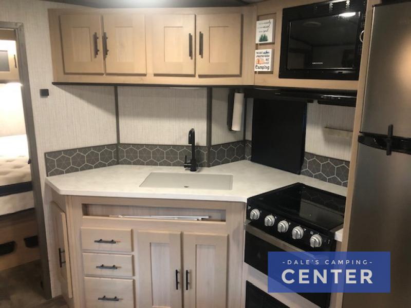 2020 Cruiser RV Radiance Ultra Lite R-25RB, $ 26,000