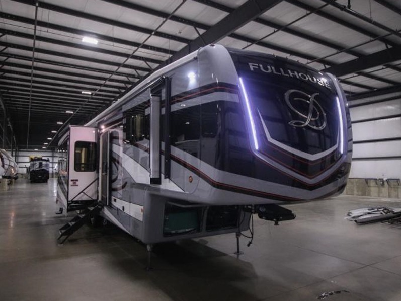 2024 DRV Fullhouse LX455, $ 159,990