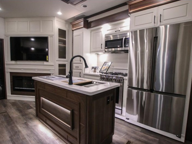 2024 DRV Fullhouse LX455, $ 159,990