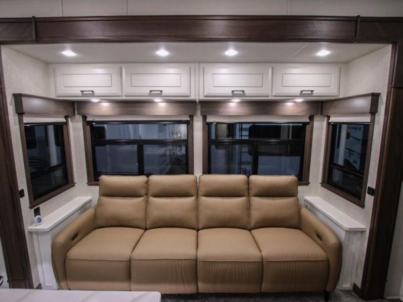 2024 DRV Fullhouse LX455, $ 159,990