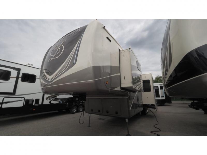 2022 DRV Mobile Suites 41FKMB, $ 233,076