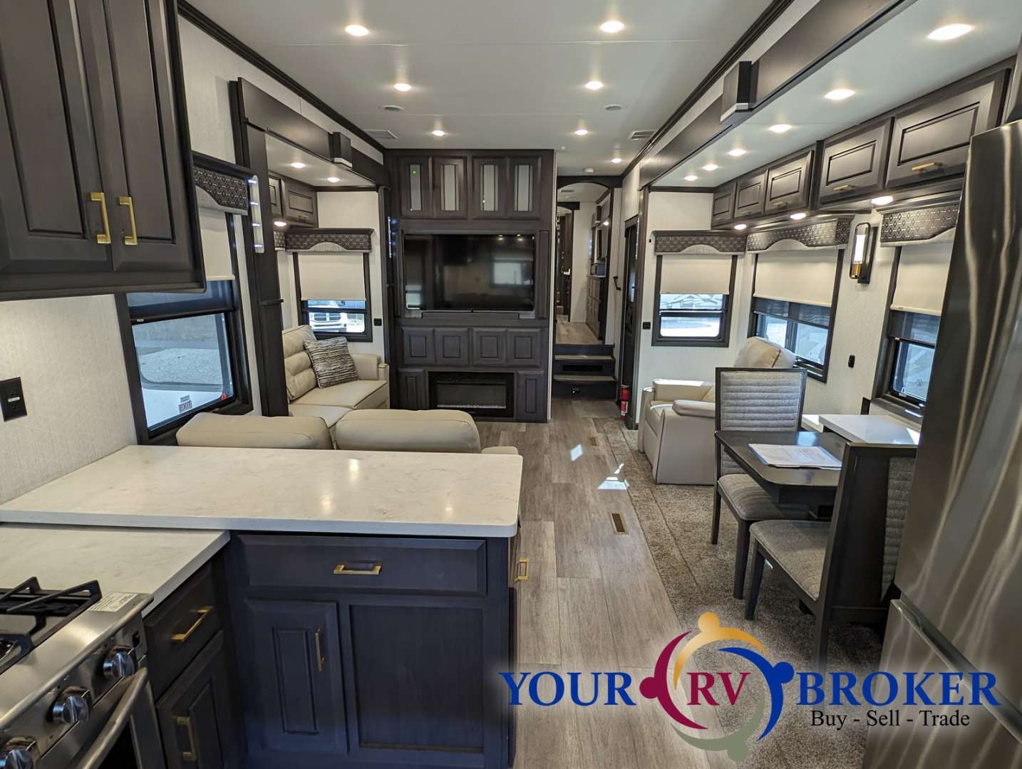 2022 DRV Mobile Suites 41RKDB, $ 116,500
