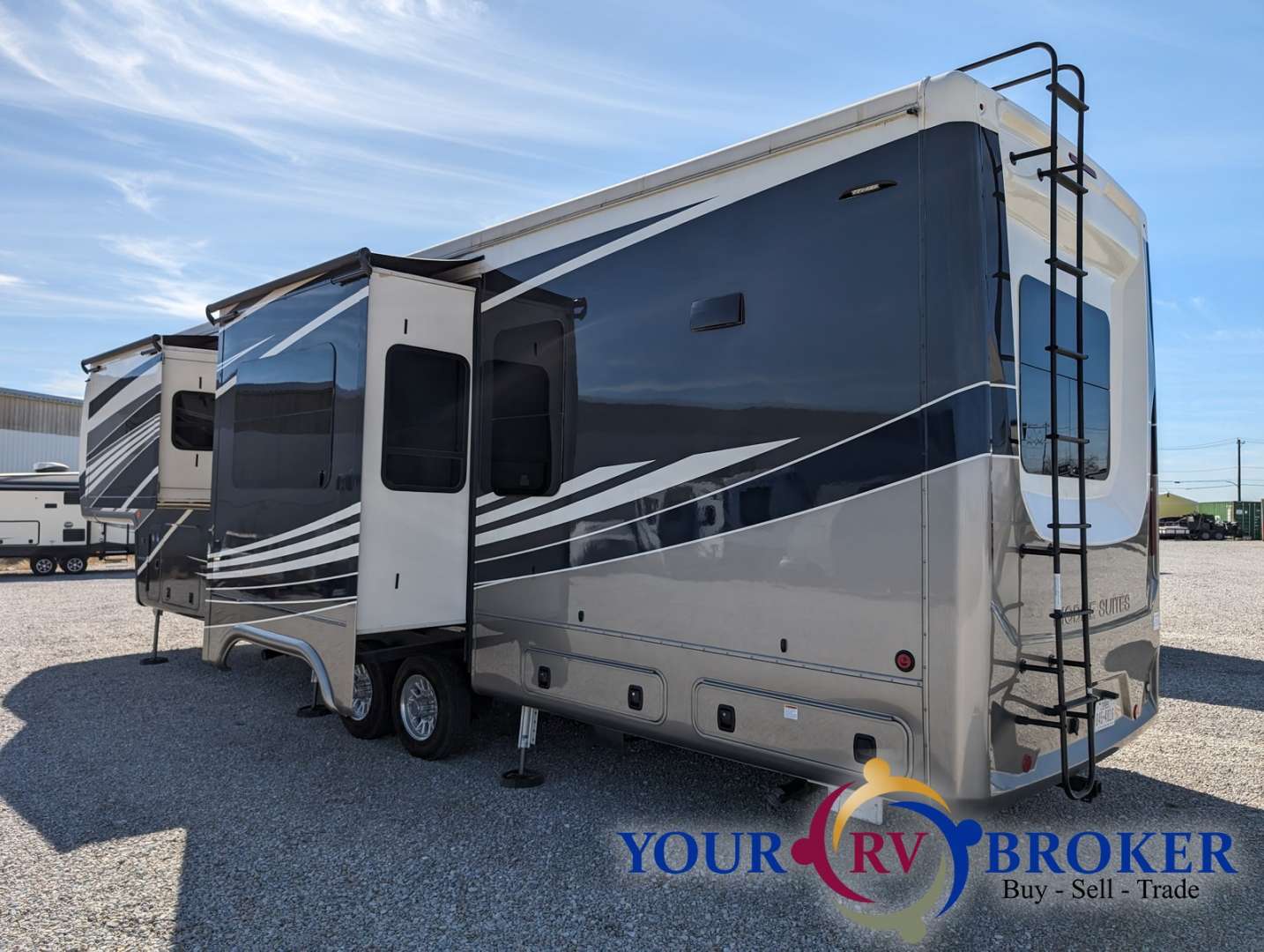 2022 DRV Mobile Suites 41RKDB, $ 116,500