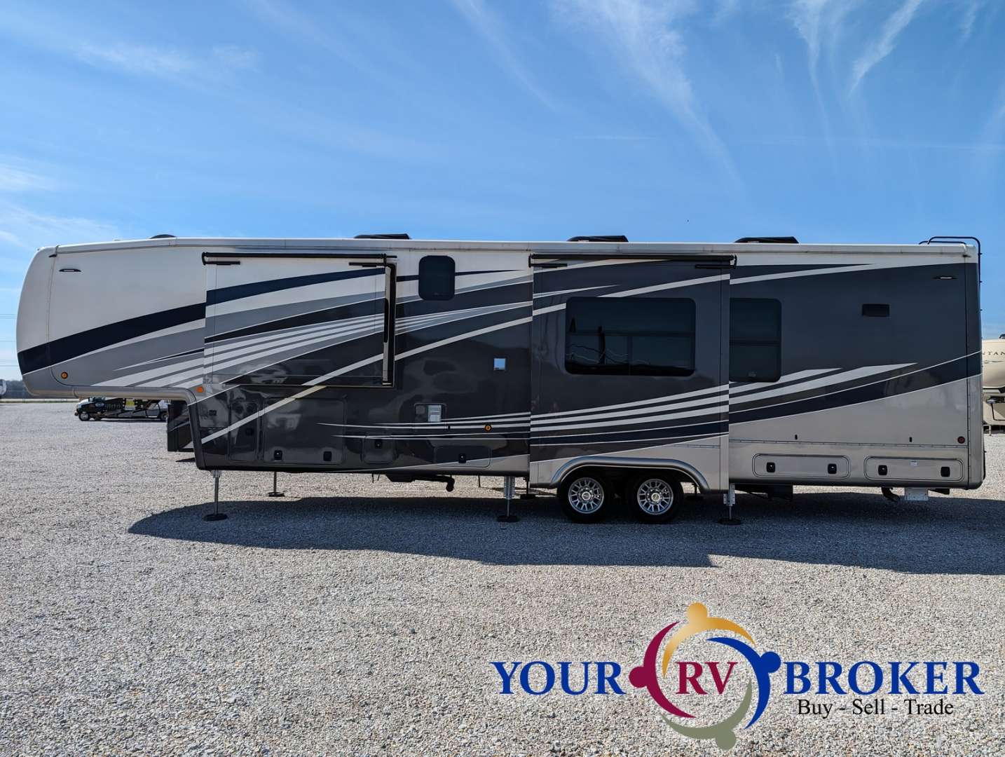 2022 DRV Mobile Suites 41RKDB, $ 116,500