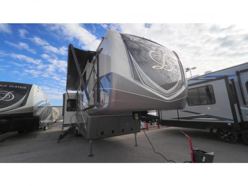 2022 DRV Mobile Suites 40KSSB4, $ 221,242