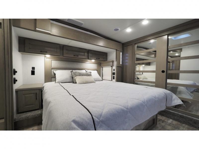 2022 DRV Mobile Suites 40KSSB4, $ 221,242