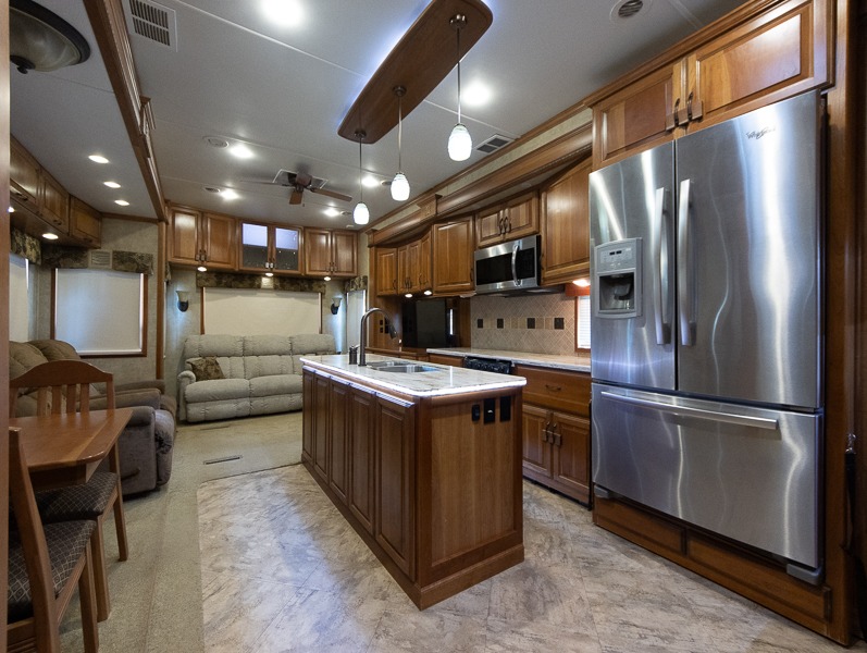 2015 DRV Mobile Suites 38RSSA, $ 0