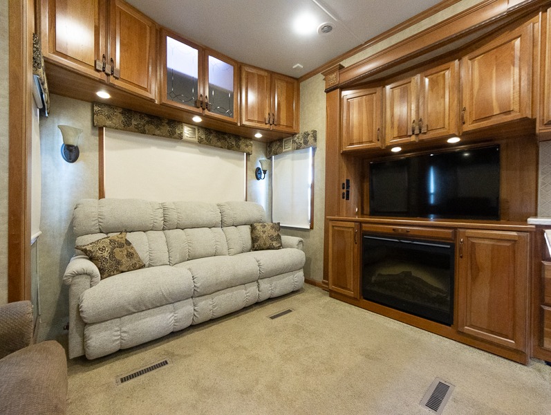 2015 DRV Mobile Suites 38RSSA, $ 0