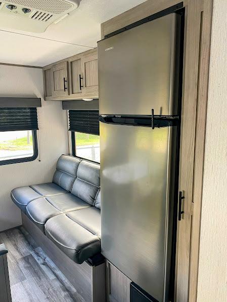 2022 Dutchmen Coleman Lantern LT 202RD, $ 17,999