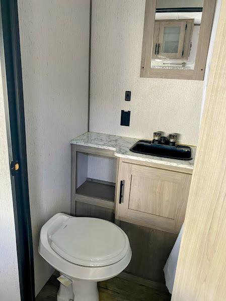 2022 Dutchmen Coleman Lantern LT 202RD, $ 17,999