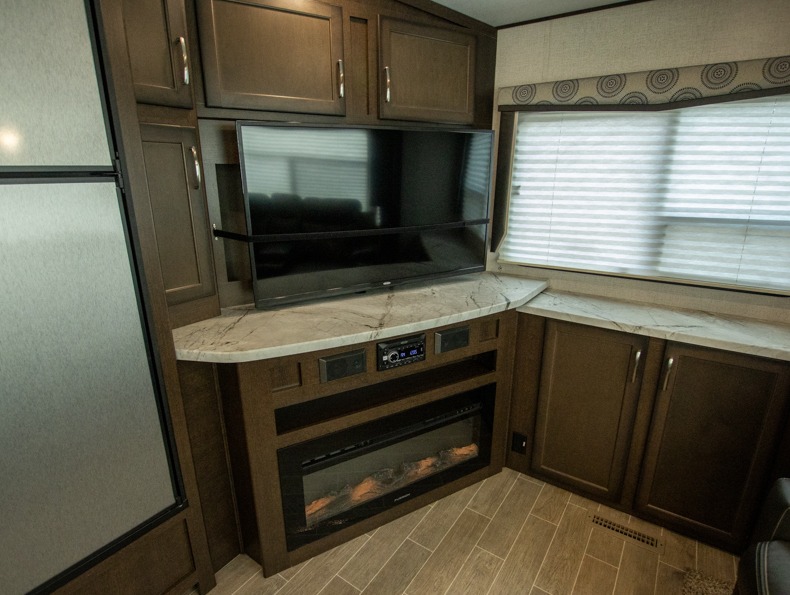 2020 Dutchmen Atlas 2502REF, $ 0