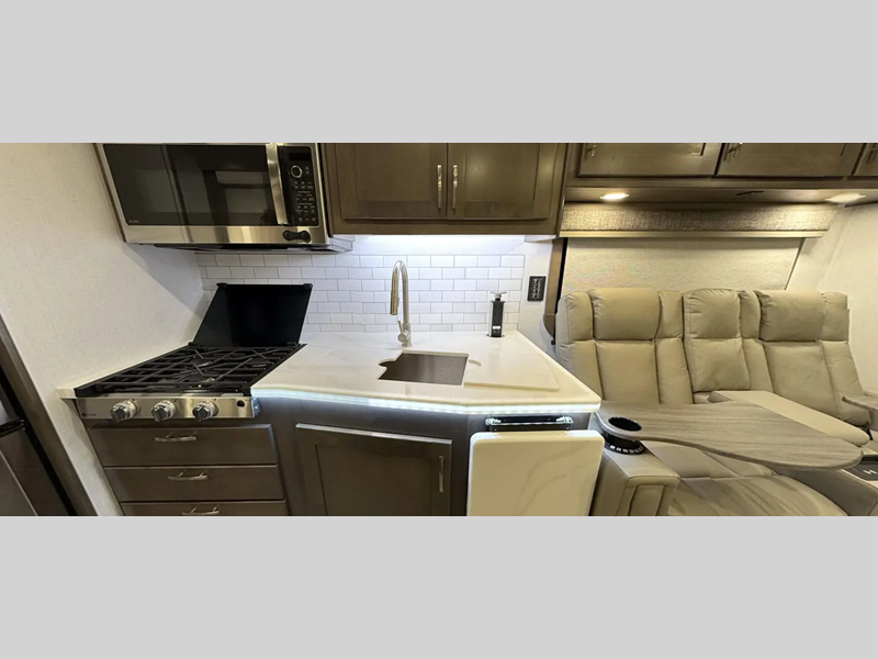 2025 Dynamax Europa 32KD, $ 350,103