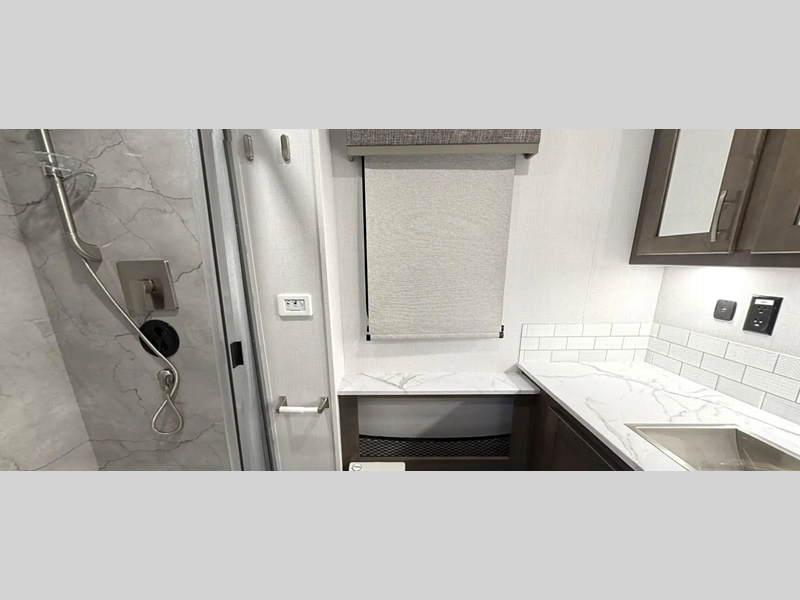 2025 Dynamax Europa 32KD, $ 350,103