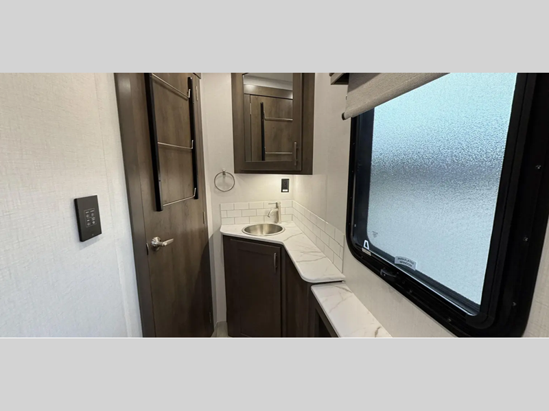 2025 Dynamax Europa 31SS, $ 347,457