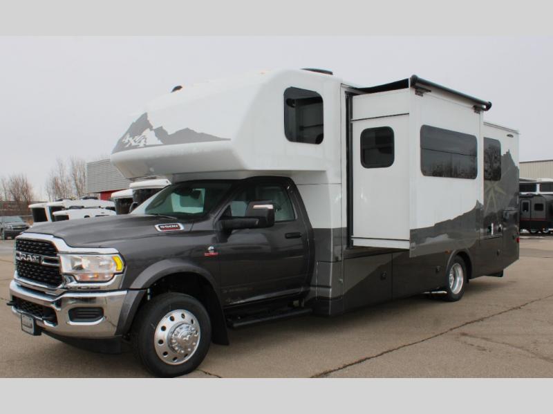 2024 Dynamax Isata 5 Series 28SS, $ 199,990