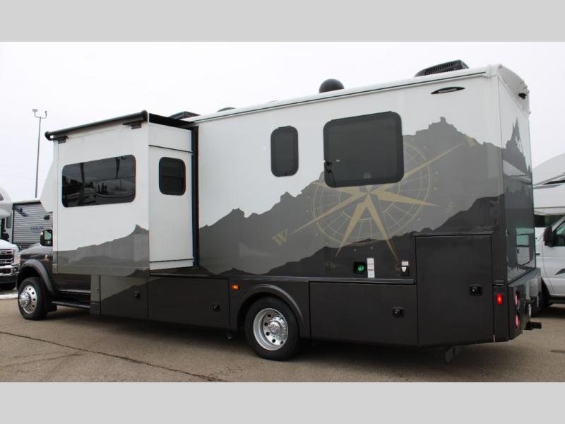 2024 Dynamax Isata 5 Series 28SS, $ 199,990