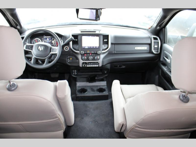 2024 Dynamax Isata 5 Series 28SS, $ 199,990