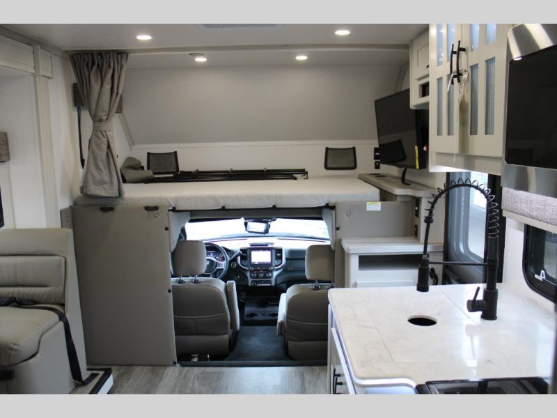 2024 Dynamax Isata 5 Series 28SS, $ 199,990