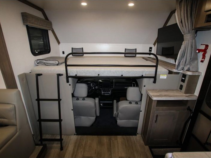 2024 Dynamax Isata 5 Series 28SS, $ 204,990