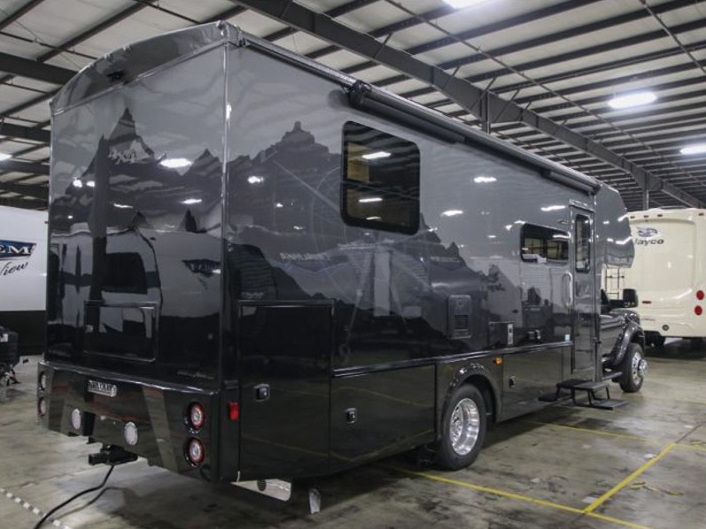 2024 Dynamax Isata 5 Series 28SS, $ 204,990