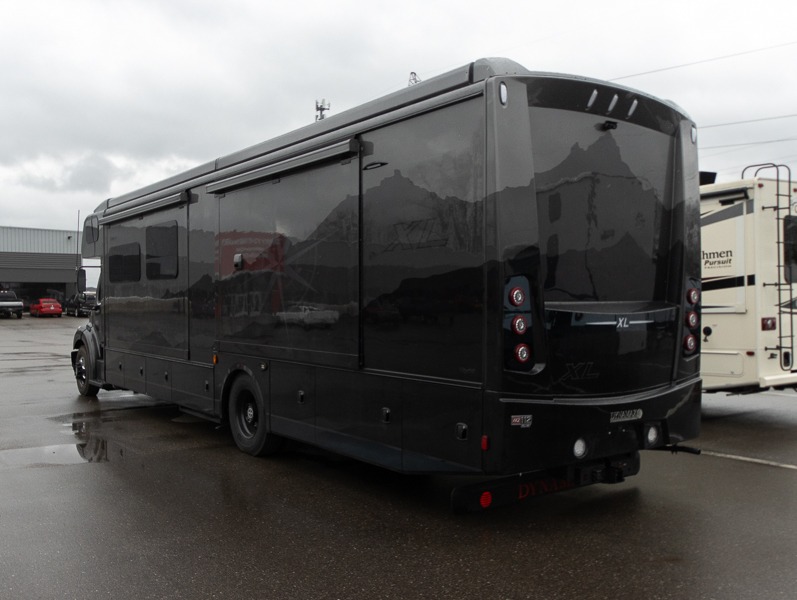 2024 Dynamax DynaQuest XL 3700RB, $ 349,990