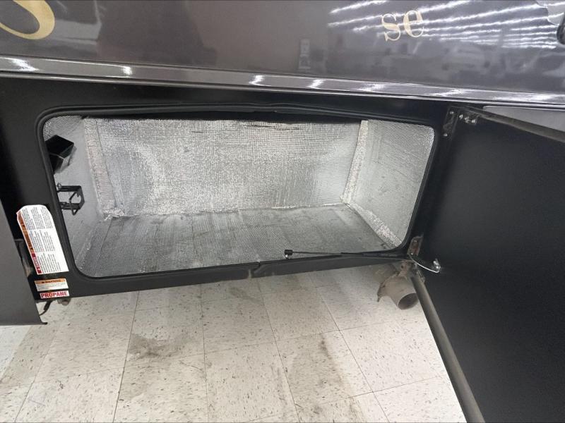 2023 Dynamax Isata 5 Series 28SS, $ 199,990