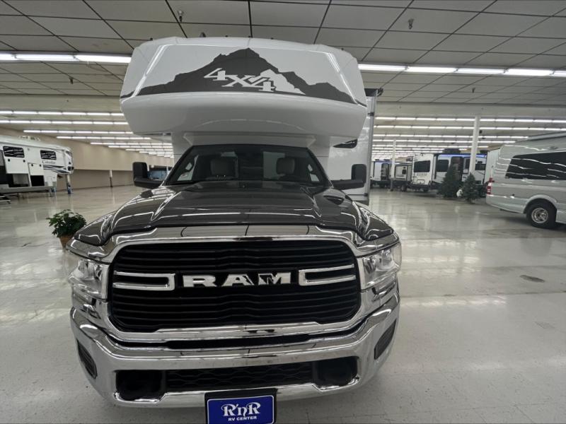 2023 Dynamax Isata 5 Series 28SS, $ 199,990