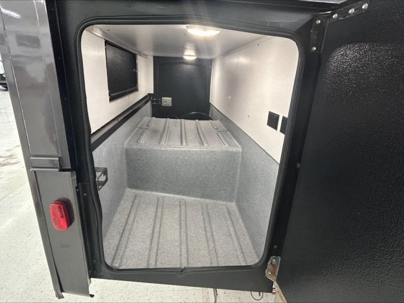 2023 Dynamax Isata 5 Series 28SS, $ 199,990