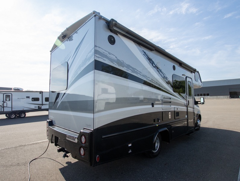 2023 Dynamax Isata3 24FW, $ 139,990