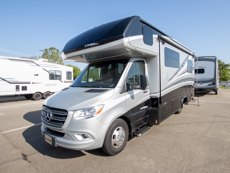 2023 Dynamax Isata3 24FW, $ 139,990