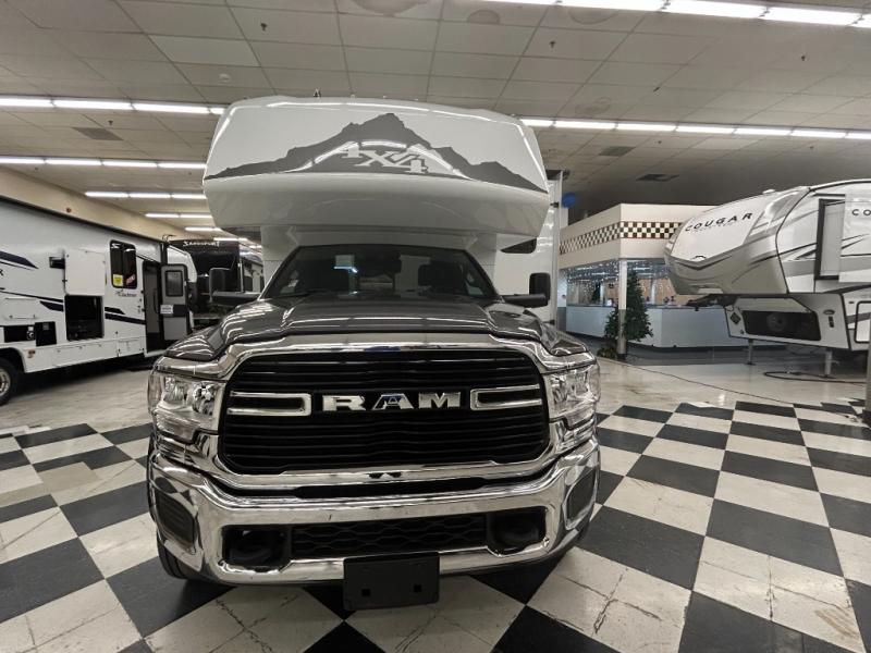 2022 Dynamax Isata 5 28SS, $ 189,990