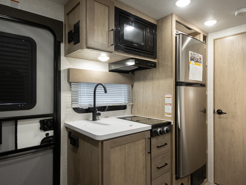 2022 Ember RV Overland Series 170MBH, $ 29,990