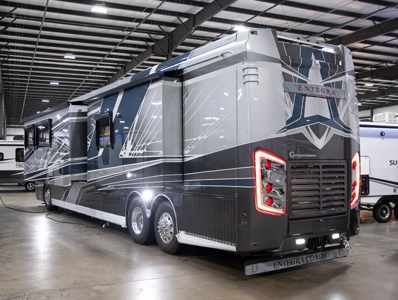 2025 Entegra Coach Cornerstone 45D, $ 969,601