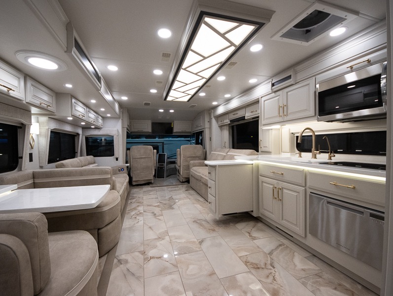 2025 Entegra Coach Cornerstone 45D, $ 969,601