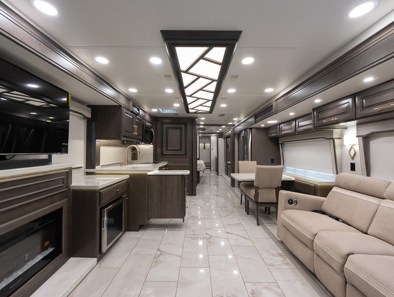 2025 Entegra Coach Cornerstone 45D, $ 961,313