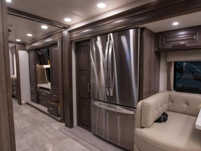 2024 Entegra Coach Anthem 44D, $ 750,413
