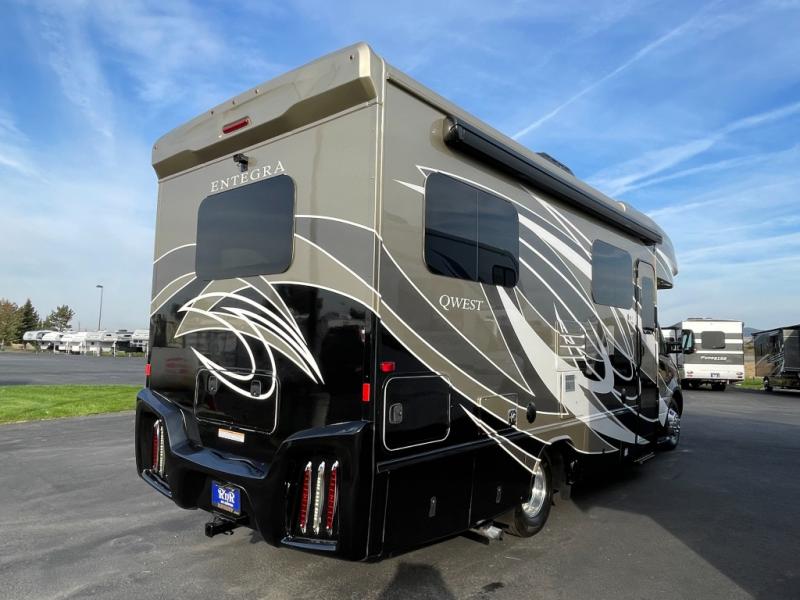 2020 Entegra Coach Qwest 24T, $ 119,990