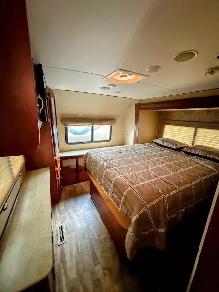 2015 EverGreen Element ET30FLS, $ 18,999