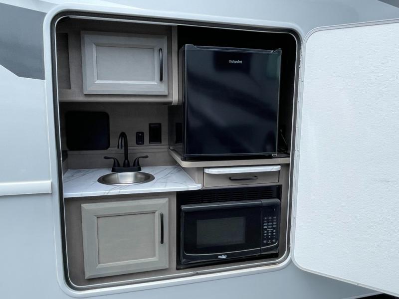 2024 Fleetwood Flair 29M, $ 119,990