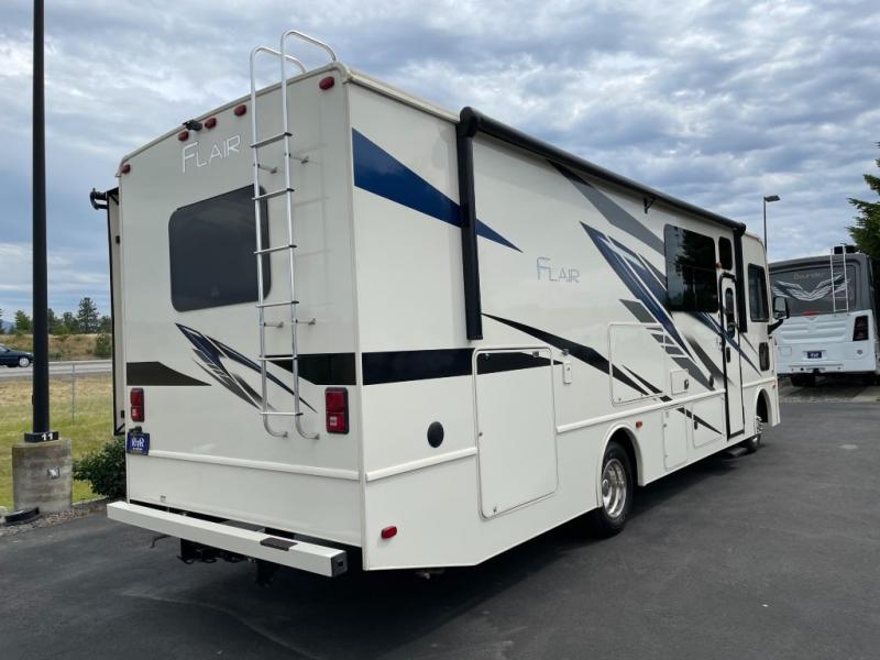 2022 Fleetwood Flair 29M, $ 109,990