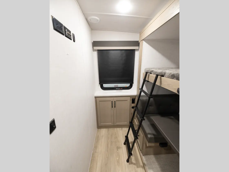 2026 Forest River Flagstaff Micro Lite 25FBH, $ 0