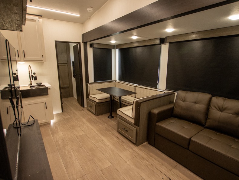 2026 Forest River Cherokee Arctic Wolf 287BH, $ 0